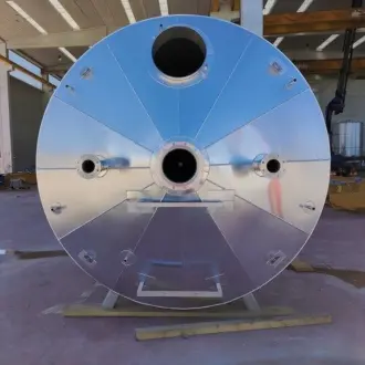 40000 liter heatable / coolable tank with riveted insulation