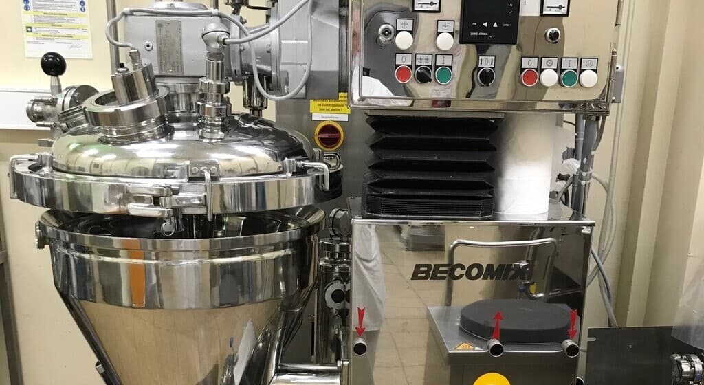 Miscelatore omogenizzatore Becomix in acciaio inox per prodotti cosmetici con sistema di controllo