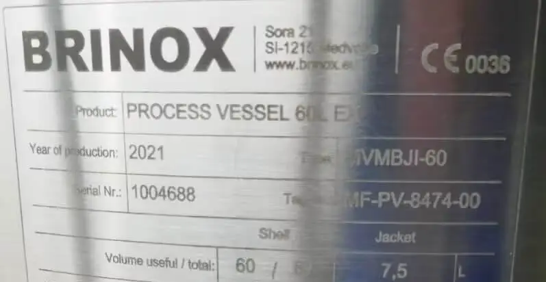 Typenschild von Brinox an einem 60-Liter Process Vessel