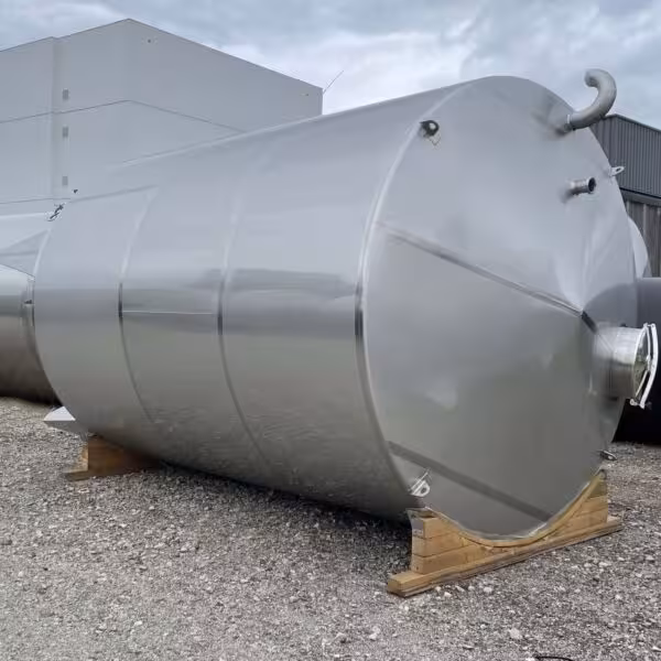 Nuovo serbatoio da 30400 litri in acciaio inox 316 con peso specifico maggiorato fino a 1,35 kg/litro.