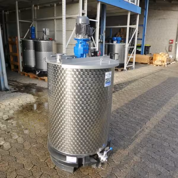 Brand new 550 liter agitator tank with cup stirrer (type SDE)