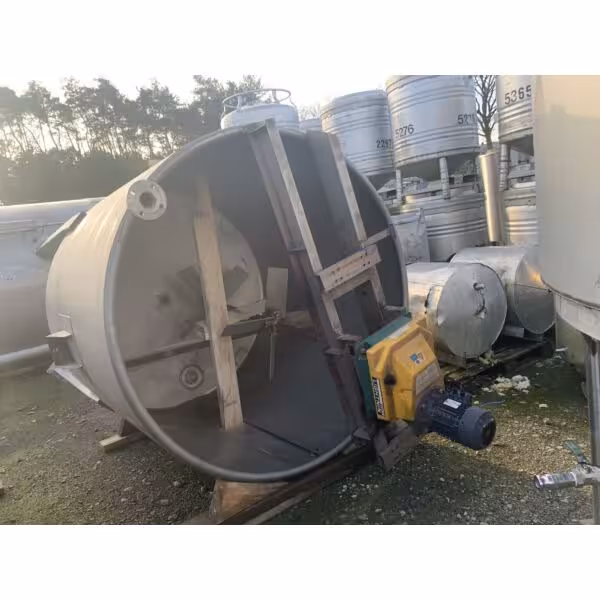 5000 Liter Rührwerksbehälter aus V2A mit Balkenrührwerk