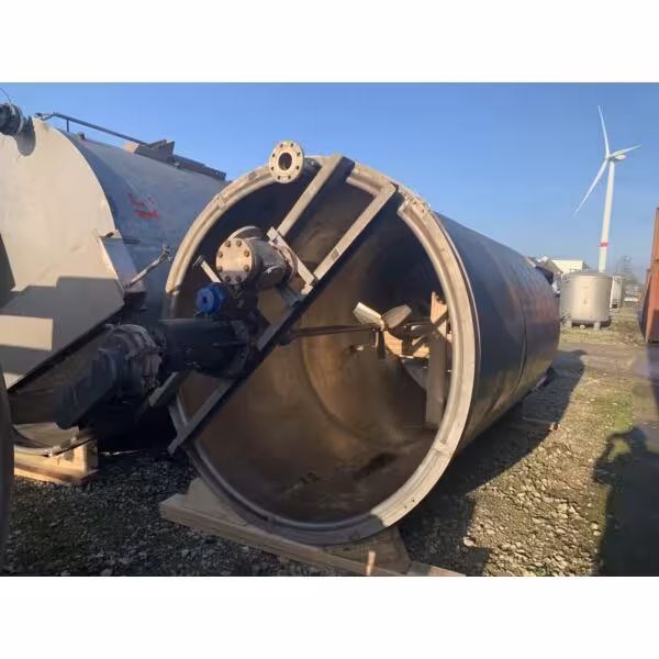 10000 Liter Rührwerksbehälter aus V2A mit Schrägblattrührwerk
