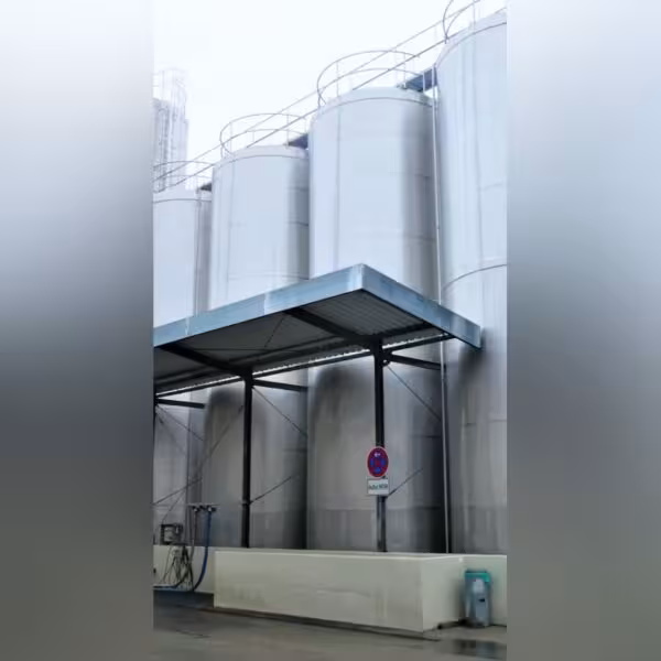 100000 isolated storage tank, Aisi 304 with propeller agitator