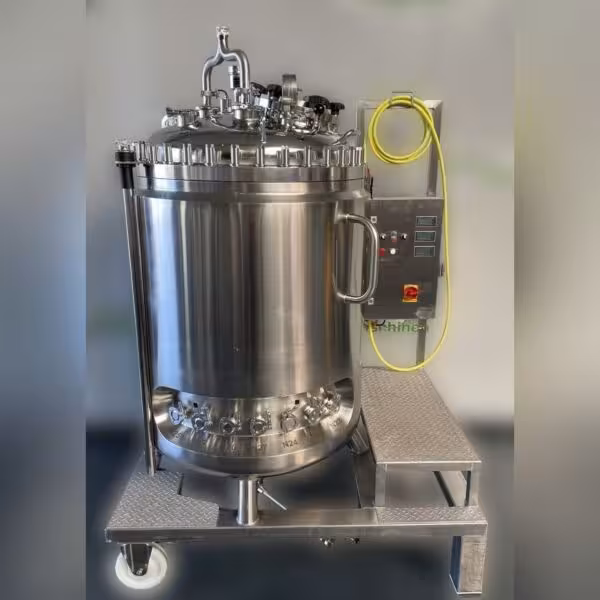 1015 Liter mobiler Pharmazie Druckbehälter aus V2A mit Magnetrührwerk