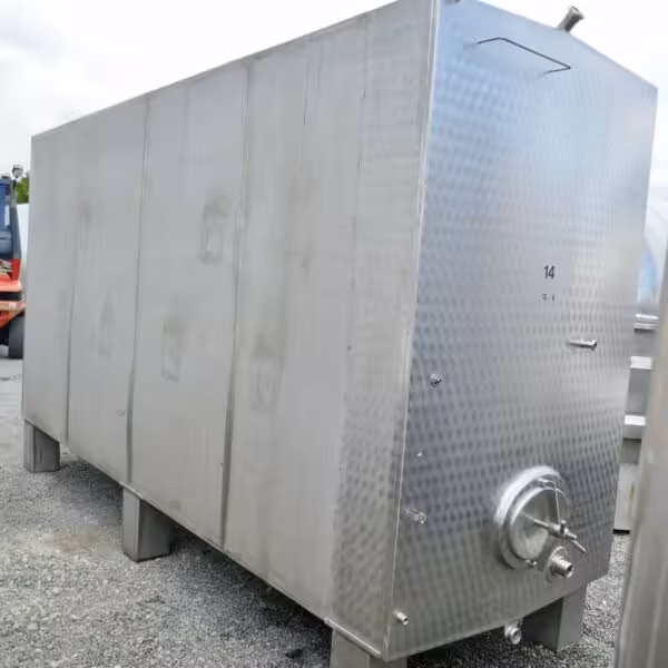 13650 liter heat-/coolable cubic storage tank, Aisi 304 with 3 internal cooling plates