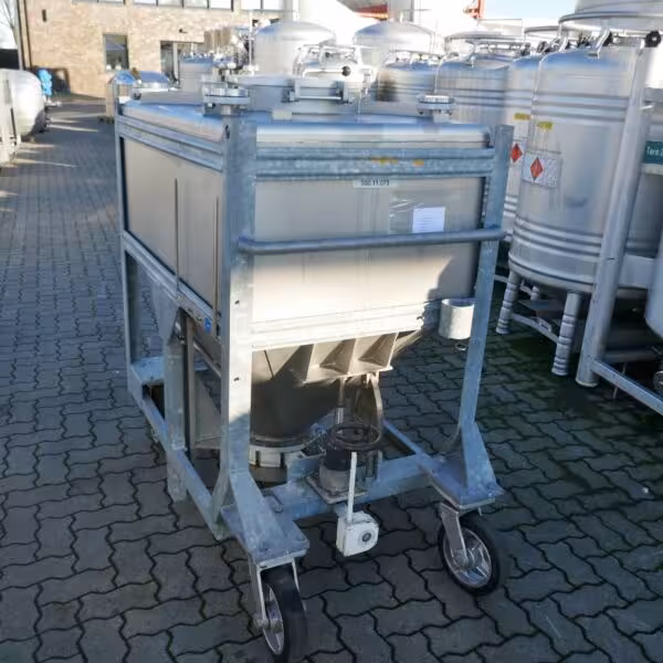 Serbatoio conico mobile da 630 litri in acciaio inox 316 con rivestimento interno Halar