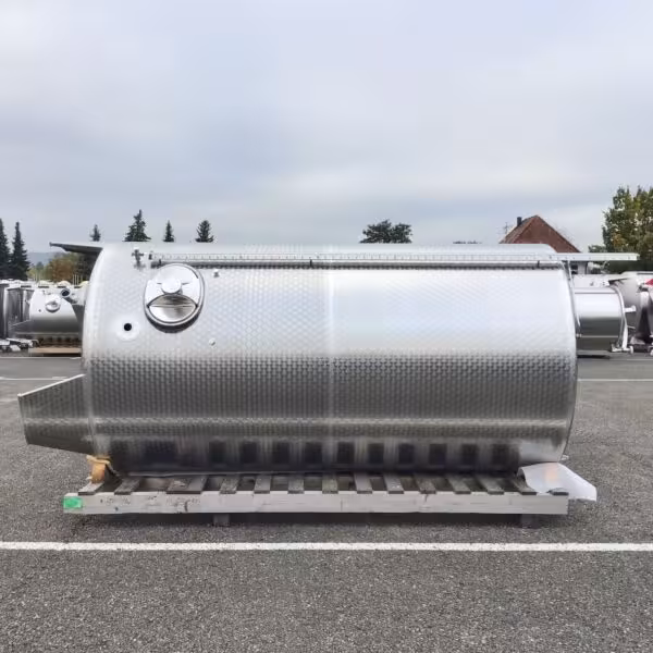Brand new 6200 liter heatable/coolable fermentation/storage tank made of stainless steel 304
