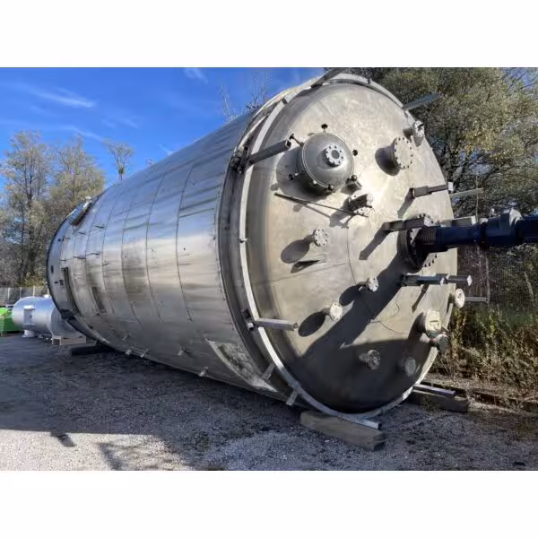 118000 Liter Lagertank aus V4A mit Balkenrührwerk