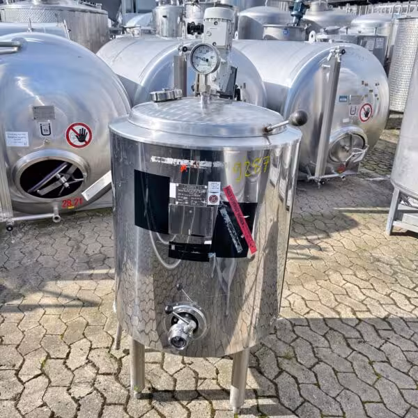 Tanque agitador aislado de 160 litros en acero inoxidable 304 con agitador de hélice