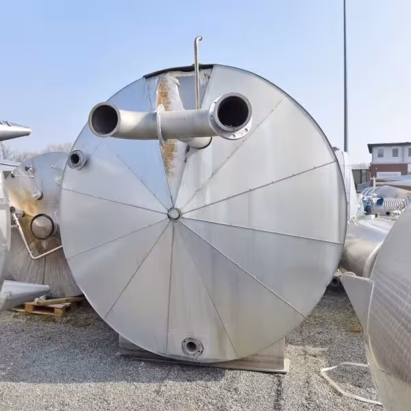 21000 Liter liegender Lagerbehälter aus V2A mit Isolierung