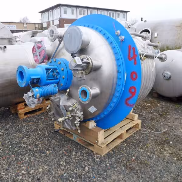 2420 liter heat-/coolable reactor with blade stirrer, AISI316