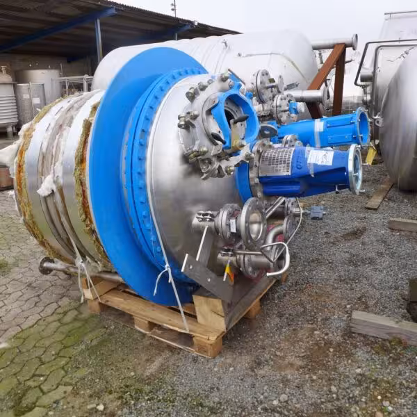 Recipiente a pressione riscaldabile/raffreddabile da 2420 litri in acciaio inox 316 con agitatore a lame inclinate