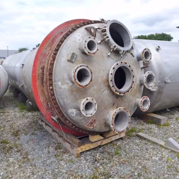 Recipiente a pressione / reattore da 8609 litri in acciaio inox 316 con agitatore a pale su telaio