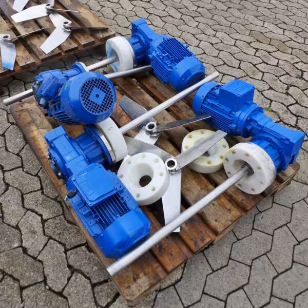 Agitatore a pale inclinate in acciaio inox 304