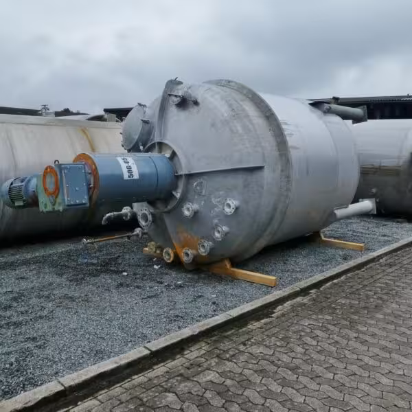 Tanque agitador de 17200 litros en acero inoxidable 304 con agitador de viga de 27 kW exprofeso