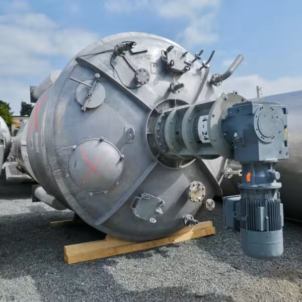 17300 liter agitator tank, Aisi 304n with ex-proof 27 kW blade mixer