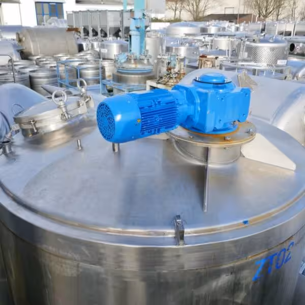Tanque agitador refrigerable de 4500 litros en acero inoxidable 304 con agitador de viga