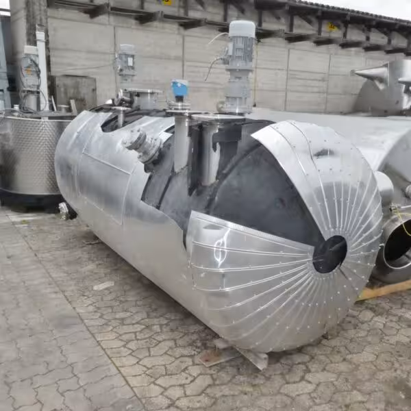 4000 Liter horizontaler Behälter aus V2A mit 2 Schrägblattrührwerken