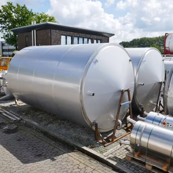 Werksneuer 50000 Liter heiz-/kühlbarer Behälter aus V2A mit seitlichem Rührwerksflansch