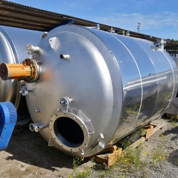 Serbatoio a pressione riscaldabile/raffreddabile da 8300 litri in acciaio inox 304 con agitatore ad elica