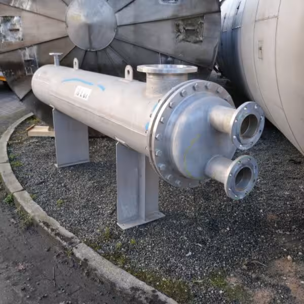 24,7 m² Rohrbündelwärmetauscher aus V4A