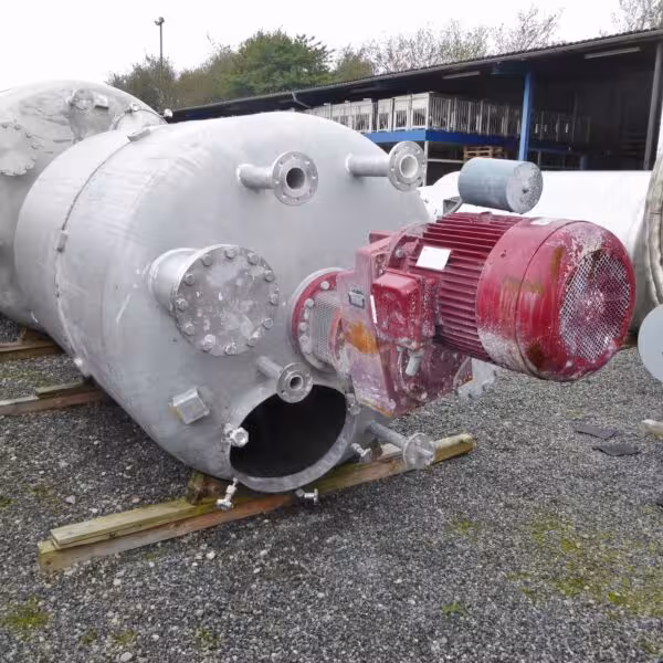 6779 liter agitator tank with 37 kW Fluid blade stirrer