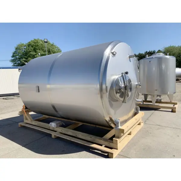 Werksneuer 10300 Liter temperierbarer & isolierter Lagerbehälter aus V4A