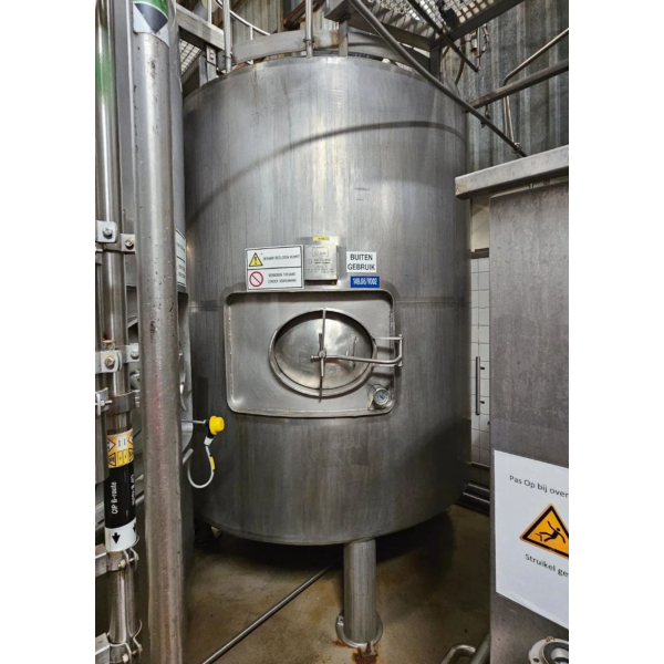 7,000-liter insulated storage tank made of stainless steel 316