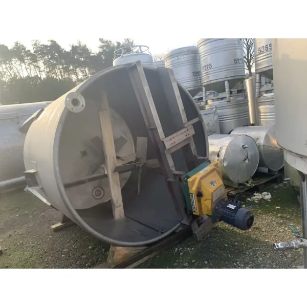 5000 Liter Rührwerksbehälter aus V2A mit Balkenrührwerk
