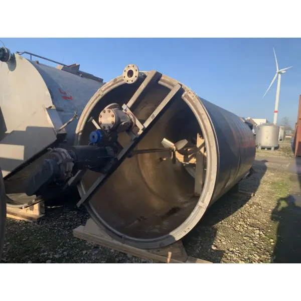 10000 Liter Rührwerksbehälter aus V2A mit Schrägblattrührwerk