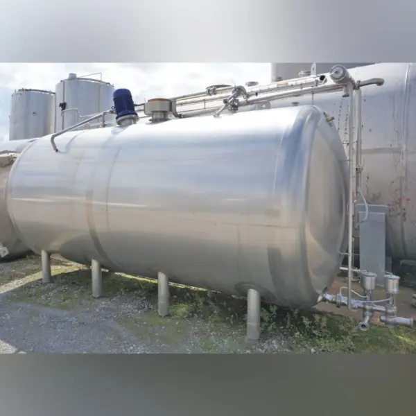 10700 Liter isolierter Lagertank aus V2A mit Propellerrührwerk