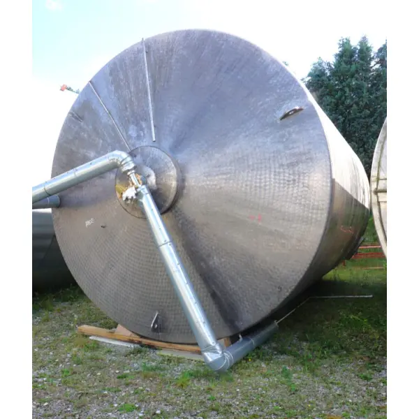 50000 Liter isolierter Lagertank aus V2A mit seitlichem Propellerrührwerk