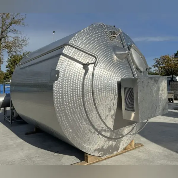 15000 Liter isolierter Mischtank aus V2A mit Ankerrührwerk