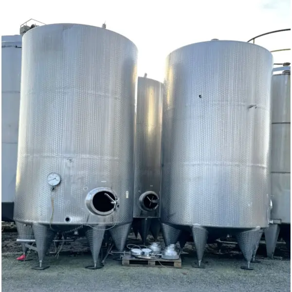 serbatoio di stoccaggio verticale da 20000 litri in acciaio inox 304 con agitatore a elica laterale