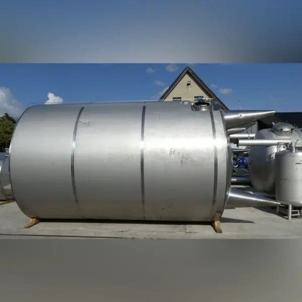 Serbatoio di stoccaggio isolato da 30000 litri in acciaio inox 304 con agitatore a pale inclinate (sottoscocca)