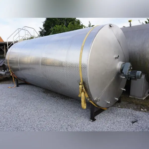 11000 Liter heiz-/kühlbarer Mischtank aus V2A mit Ankerrührwerk