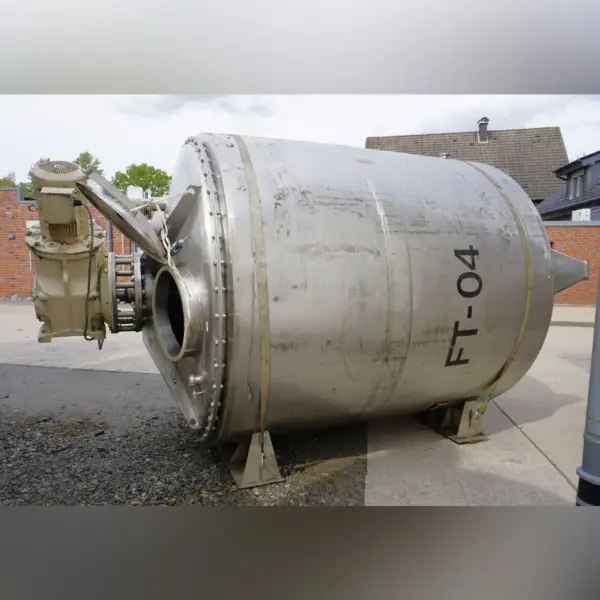 7000 Liter heiz-/kühlbarer Mischtank aus V2A mit Ankerrührwerk