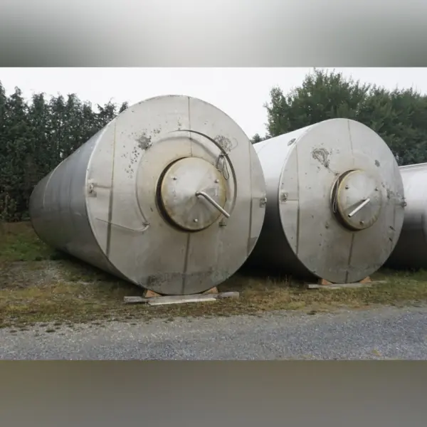 120000 liter insulated storage tank made of stainless steel 304 with propeller agitator on the side
