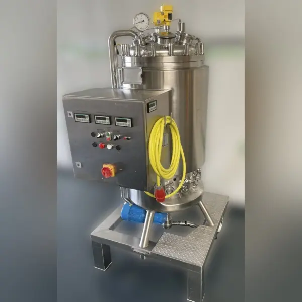 Serbatoio a pressione mobile da 600 litri per farmacia, Aisi316 con agitatore magnetico