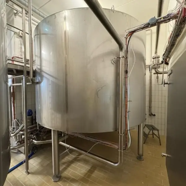 Tanque agitador aislado de acero inoxidable 304 de 10000 litros con agitador de viga