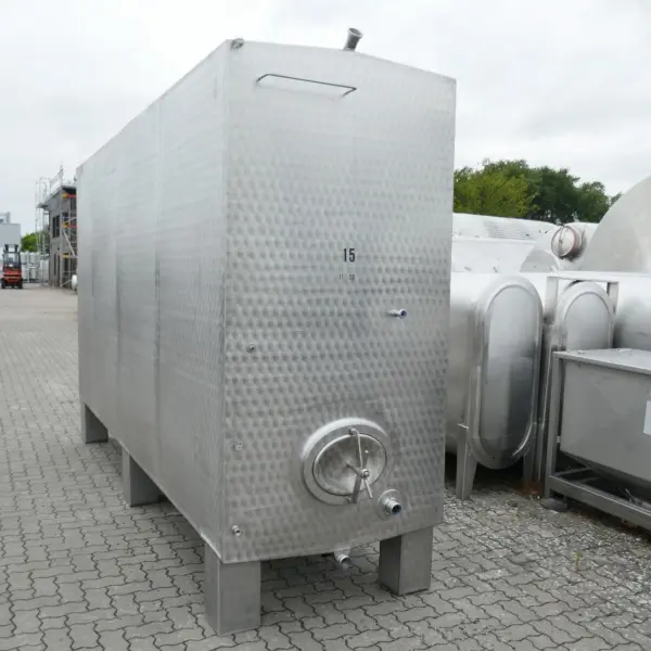 11320 liter heat-/coolable cubic storage tank, Aisi 304 with 2 internal cooling plates