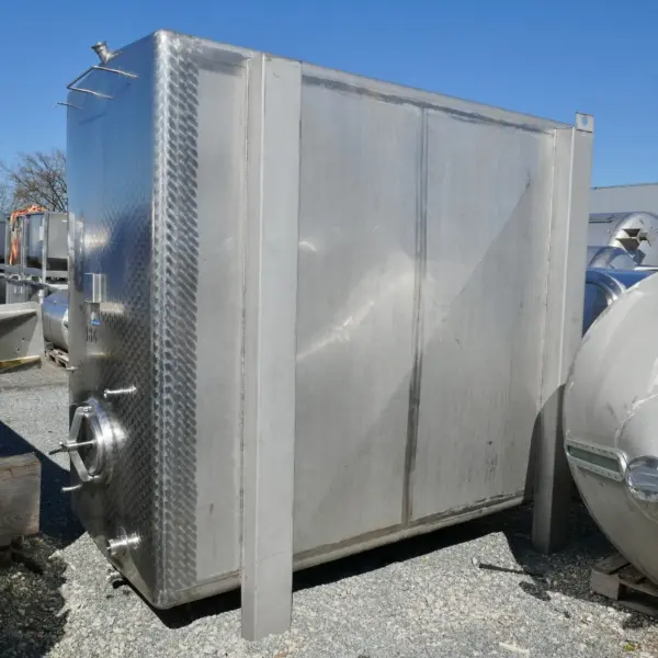 8750 liter coolable cubic storage tank, Aisi 304 with 2 internal cooling plates
