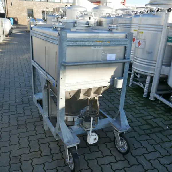 Serbatoio conico mobile da 630 litri in acciaio inox 316 con rivestimento interno Halar