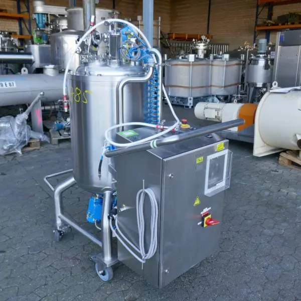 Tanque de proceso farmacéutico móvil calefactable/refrigerable de 165 litros sin usar en acero inoxidable 316 con agitador magnético