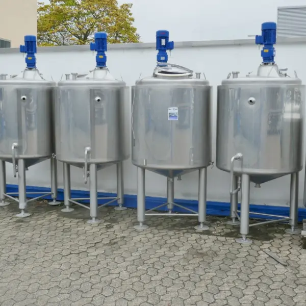 810 Liter heiz-/kühlbarer, isolierter Rührwerksbehälter aus V2A mit Balkenrührwerk