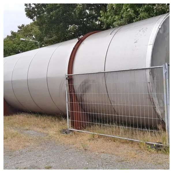 100.000 liter storage tank, Aisi 304 with lateral agitator flange