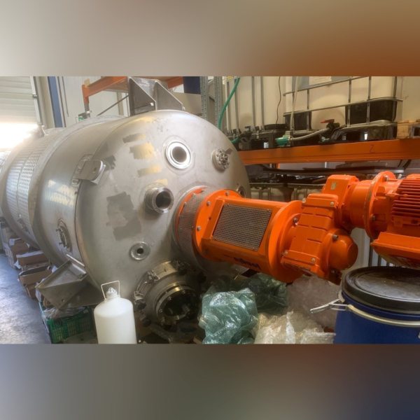 Depósito a presión calentable/refrigerable de 10800 litros de acero inoxidable 304 con agitador de palas cruzadas (a prueba de explosiones)