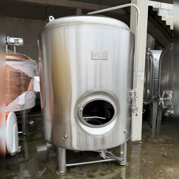 ungebrauchter 2000 Liter isolierter Lagertank aus V2A