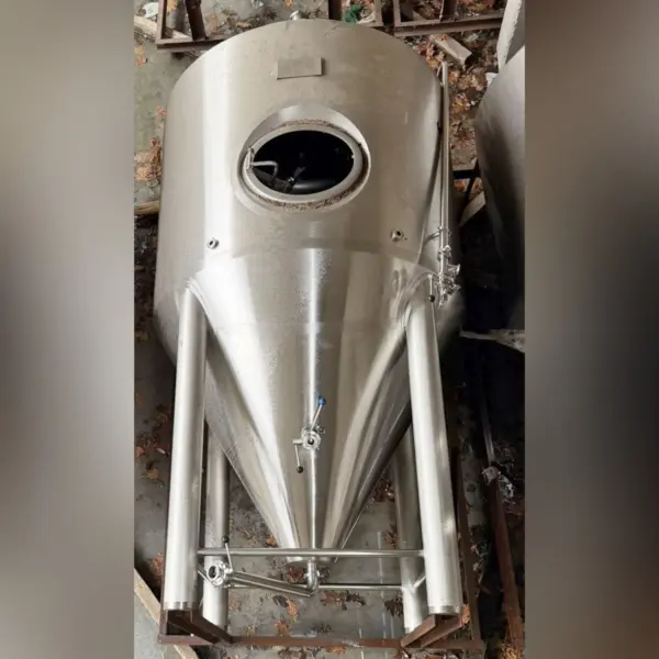 ungebrauchter 2000 Liter Fermentertank aus V2A